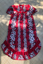 Load image into Gallery viewer, Vintage Jane M Hawaiian Mu'umu'u